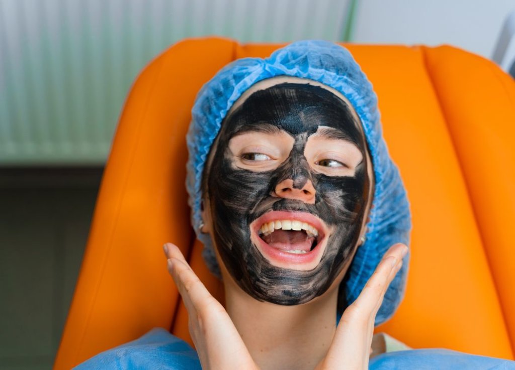 Homemade Peel-Off Charcoal Face Mask 